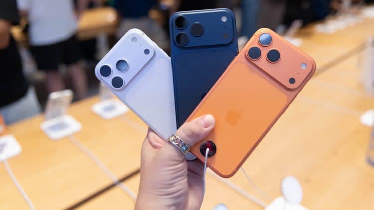 存储成本大涨，苹果被曝削减iPhone 17标准版产能