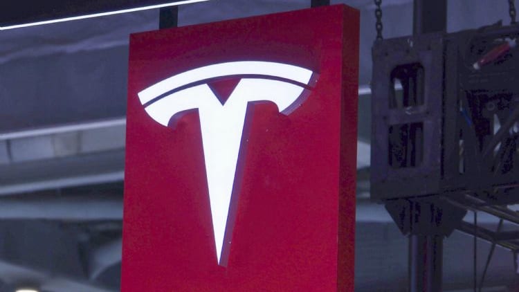 SpaceX高管称不排除与特斯拉合并,市值破两万亿美元