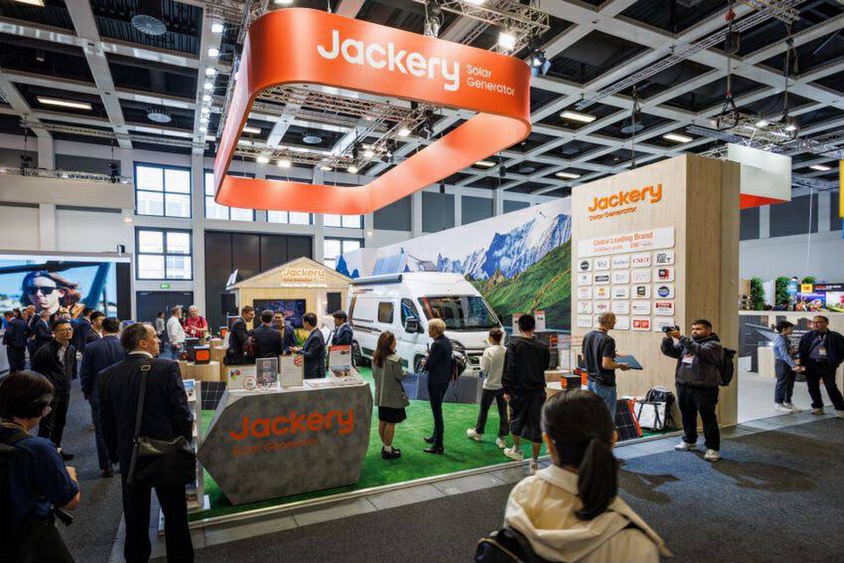 华宝新能携Jackery电小二光充户外电源Plus家族最新产品亮相IFA2023
