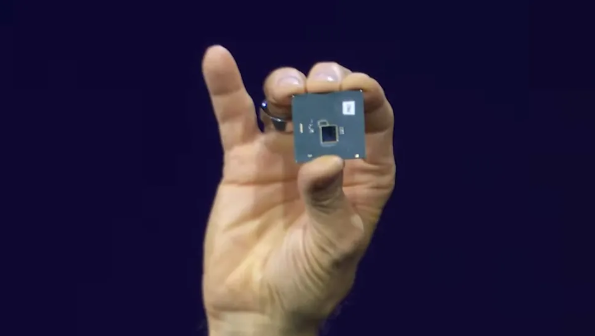 英特尔展示全球首款基于UCIe连接的Chiplet CPU