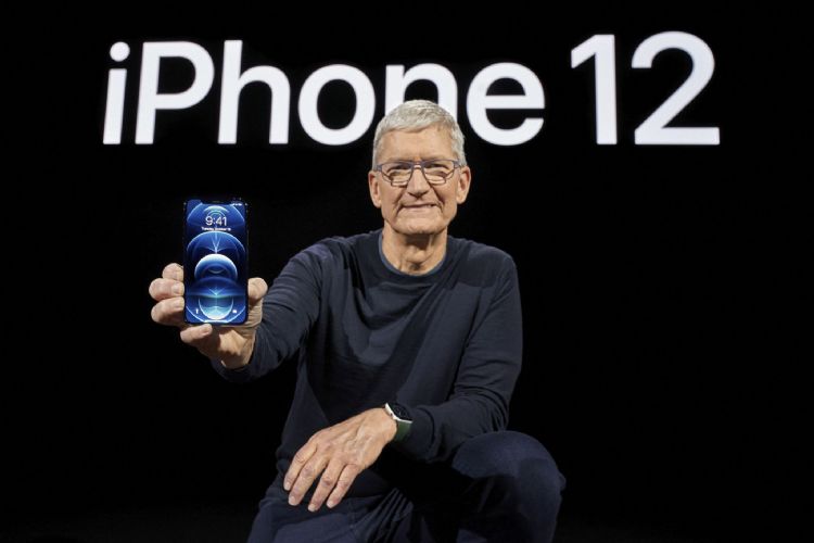 为解决iPhone 12电磁波超标问题,苹果传已提供法国最新软件更新并进行测试。法新社 为解决iPhone 12电磁波超标问题,苹果传已提供法国最新软件更新并进行测试。法新社