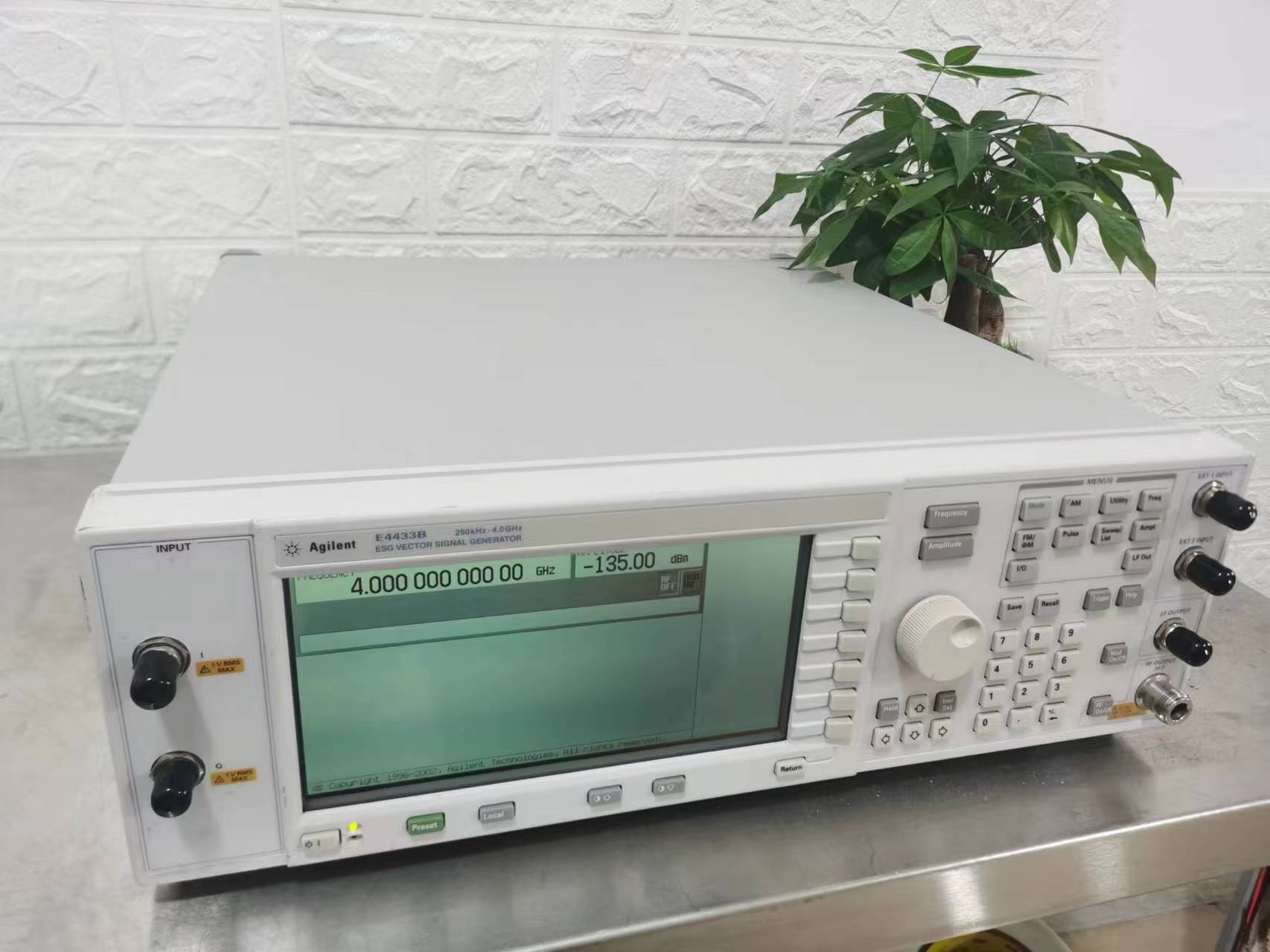Agilent E4433B 信号发生器 陈S18002967282