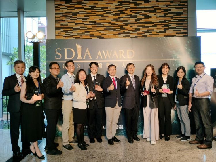 群创光电发挥集团优势，2023 SDIA Award取得五项大奖。群创