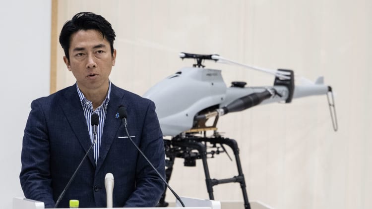 日本防卫大臣视察军工企业，加速无人机本土化发展