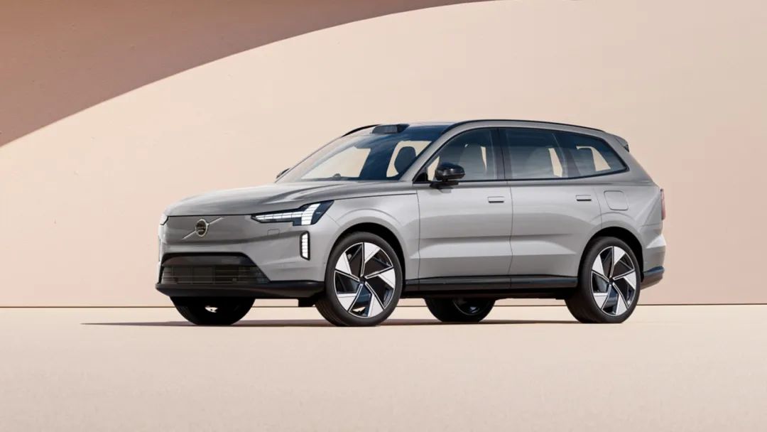 步入 AI 新纪元：全新沃尔沃 EX90 SUV 基于 NVIDIA DRIVE 打造而成