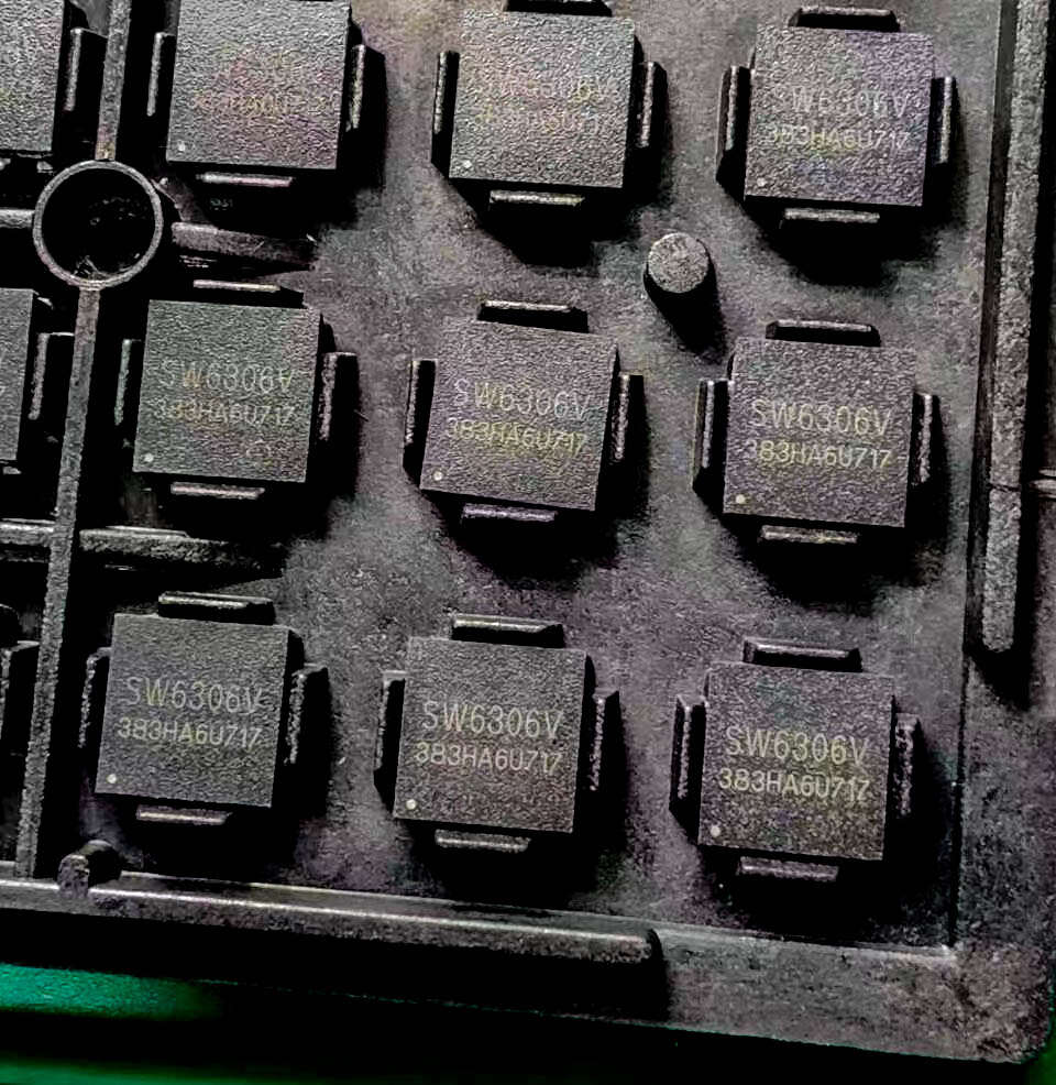 充放电功率高达100W，智融推出四口多协议升降压移动电源单芯片SW6306V-充电头网