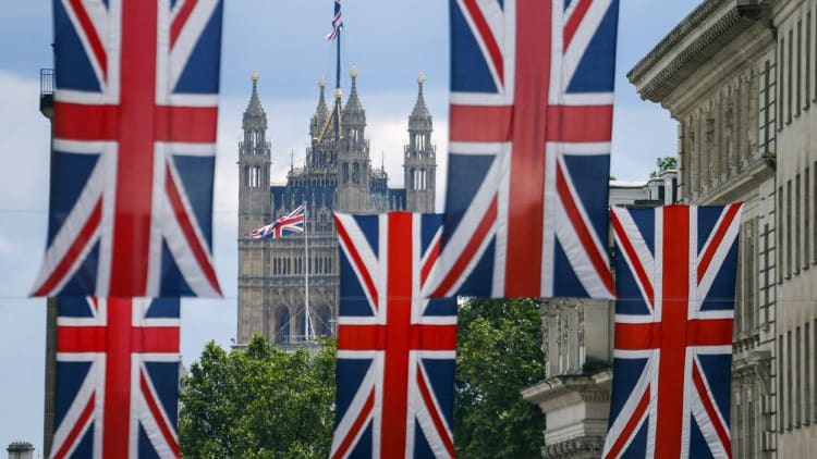 英国采购本土芯片防AI人才外流，加拿大也急了