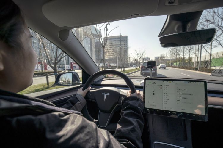 Tesla在国内市场面临更大竞争压力，日前推升级版Model Y强化竞争力。彭博