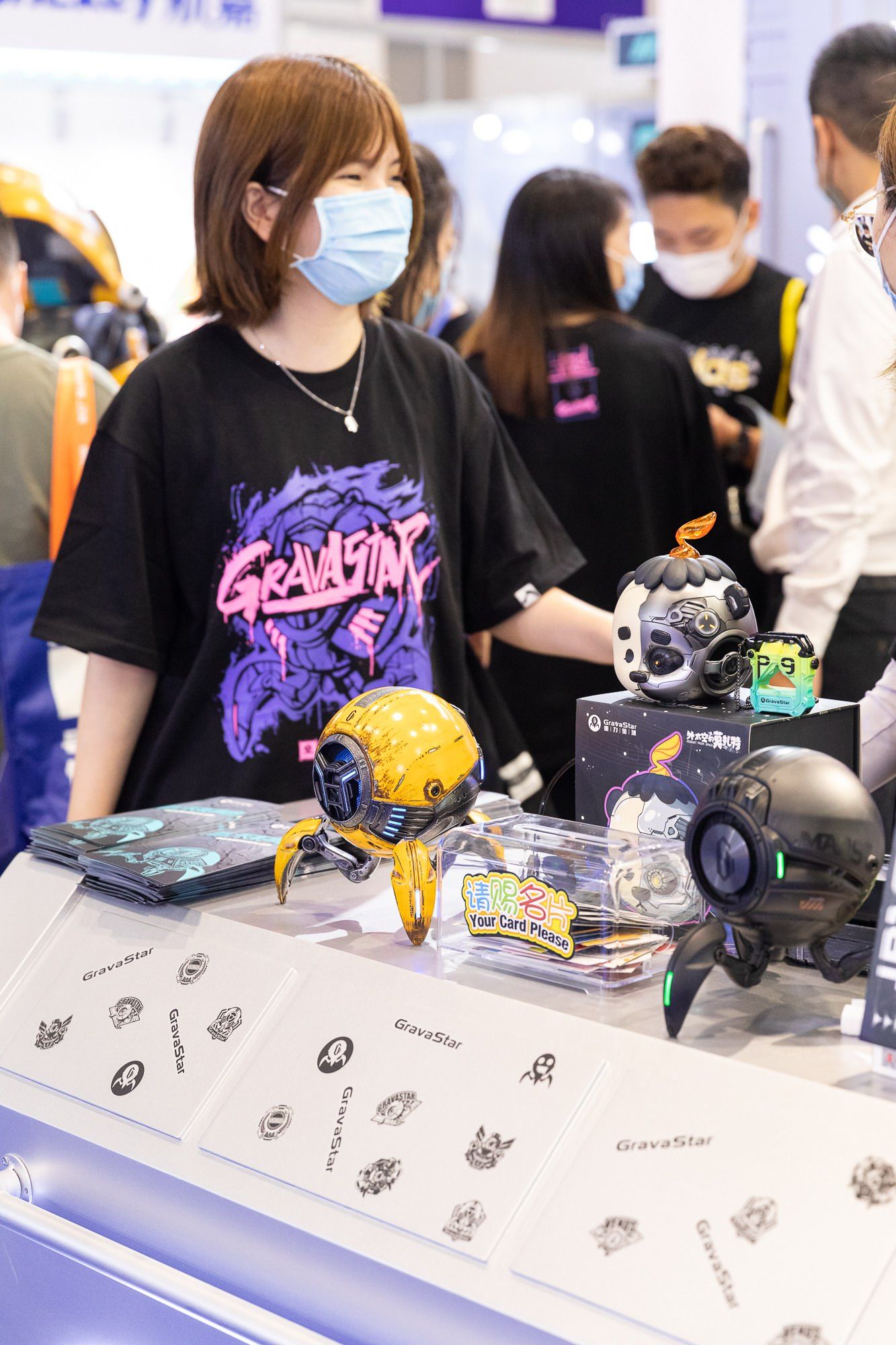 showgirl陪你逛2022深圳礼品展-充电头网
