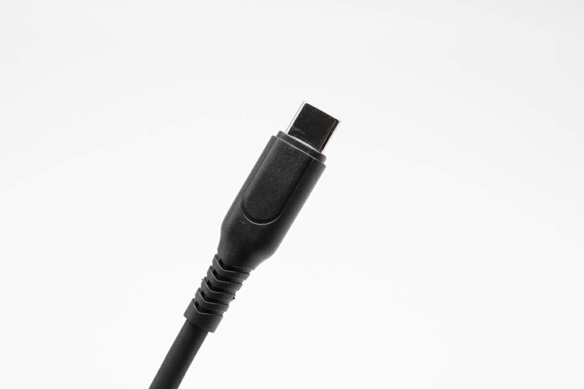 支持iPhone15的安耐惠65W C to C数据线-充电头网