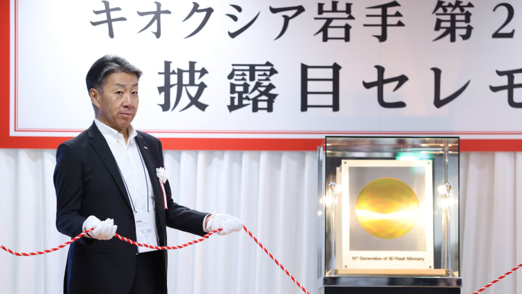 铠侠第十代NAND闪存出样,技术领先优势正缩小