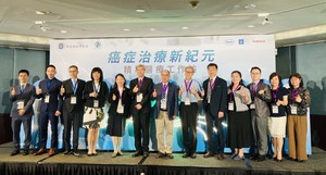 「癌症精准医疗及生物资料库整合平台合作示范计划」是将NGS基因检测与后端创新药物治疗相结合的精准医疗计划,能够让病友治疗前先检测,提升治疗精准度。