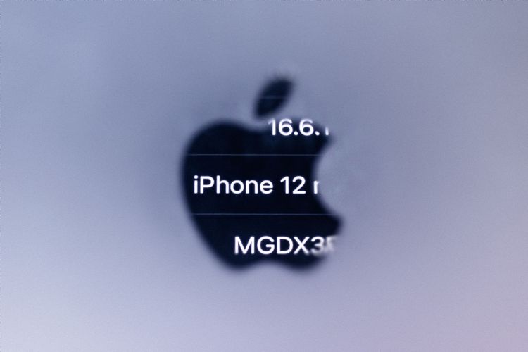 针对法国测试认定iPhone 12电磁波辐射值超标，苹果回应，已获得多家国际机构证明，兼容于全球电磁波辐射标准。法新社