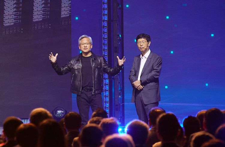 NVIDIACEO黄仁勋(左)为富士康科技日站台,并与富士康集团董事长刘扬伟进行对谈。李建梁摄 NVIDIACEO黄仁勋(左)为富士康科技日站台,并与富士康集团董事长刘扬伟进行对谈。李建梁摄