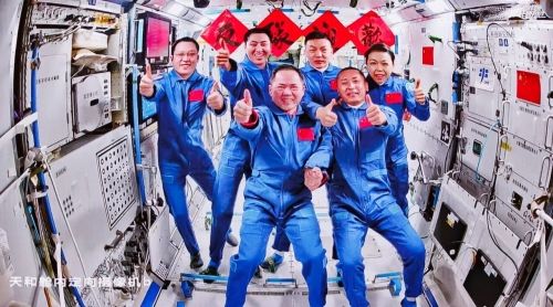 神舟二十三号升空，三名航天员入驻天宫空间站