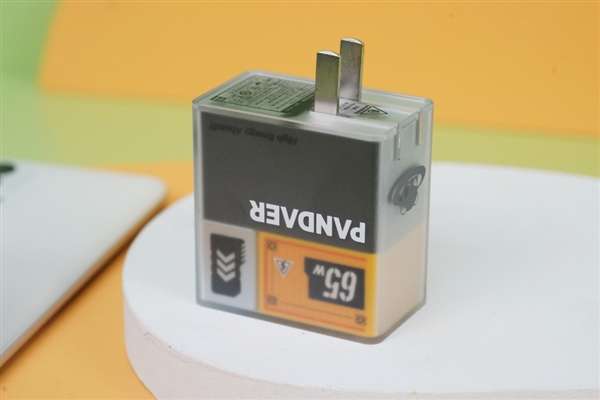 2C1A三口独立 魅族PANDAER 65W“变速箱”潮充充电器图赏