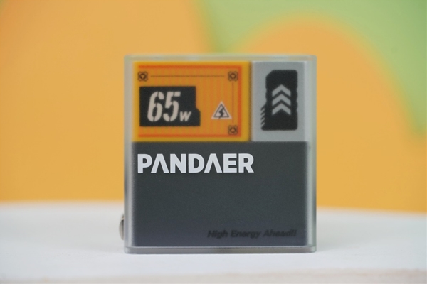 2C1A三口独立 魅族PANDAER 65W“变速箱”潮充充电器图赏