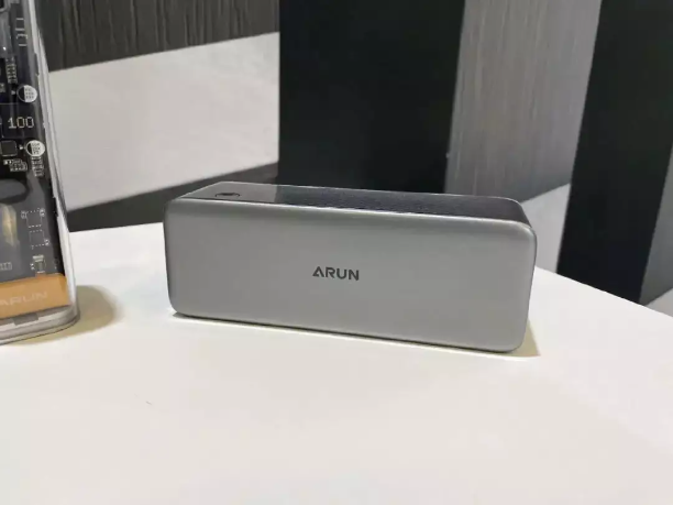 每周上新：苹果 Lightning转USB-C转接器，绿联 磁吸无线充电套装，倍思 iPhone 15系列快充配件-充电头网