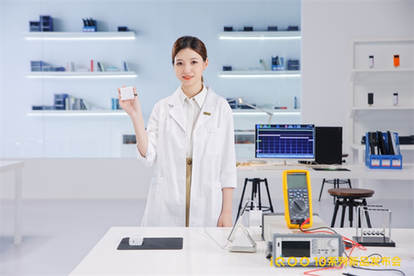 全球首发量产!一图看懂200W快充旗舰iQOO 10系列:10分钟充满 3699元起