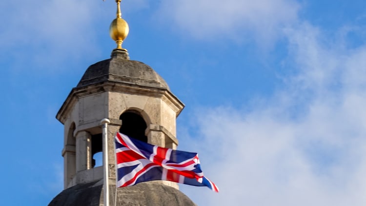 英国拟扩大AI供应商监管权，防范金融交易风险