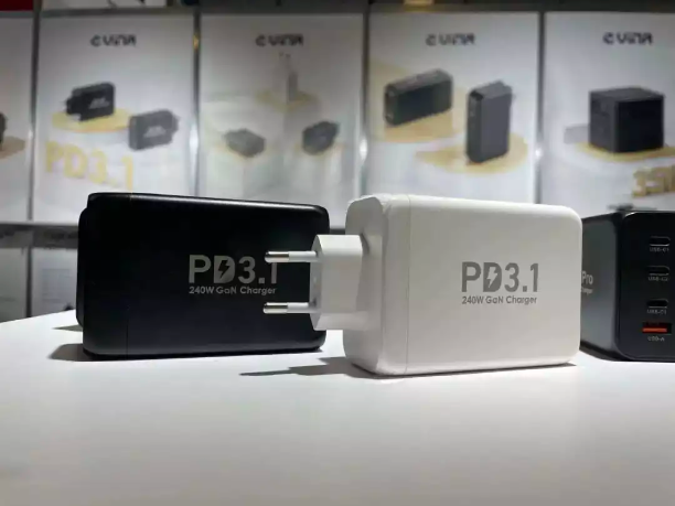 每周上新：苹果 Lightning转USB-C转接器，绿联 磁吸无线充电套装，倍思 iPhone 15系列快充配件-充电头网