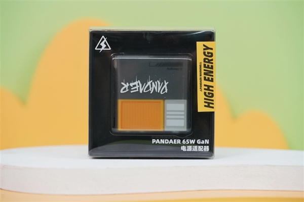 2C1A三口独立 魅族PANDAER 65W“变速箱”潮充充电器图赏