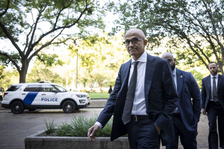 CEOSatya Nadella认为Google查找主导市场,担心加入AI后,Google势力只会愈来愈大。法新社 CEOSatya Nadella认为Google查找主导市场,担心加入AI后,Google势力只会愈来愈大。法新社