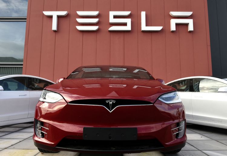 美银分析：Tesla不加快动作 将被福特及GM超越