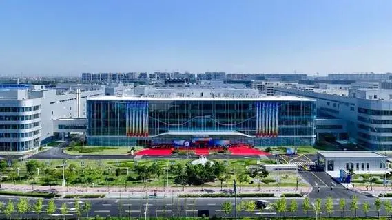 中微公司临港新纪元：高科技产业化基地盛大启航