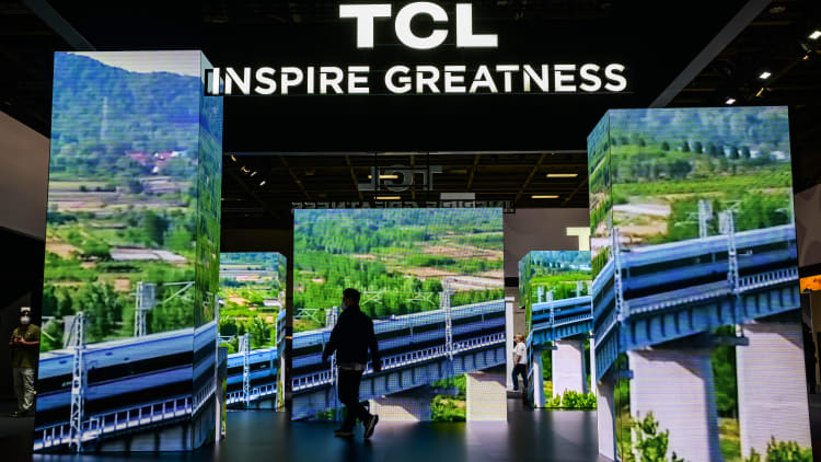 TCL华星与维信诺加速推进8.6代OLED设备采购