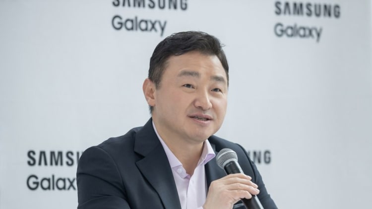 三星高层登门京东方,S 系列旗舰或将首次用上国产OLED