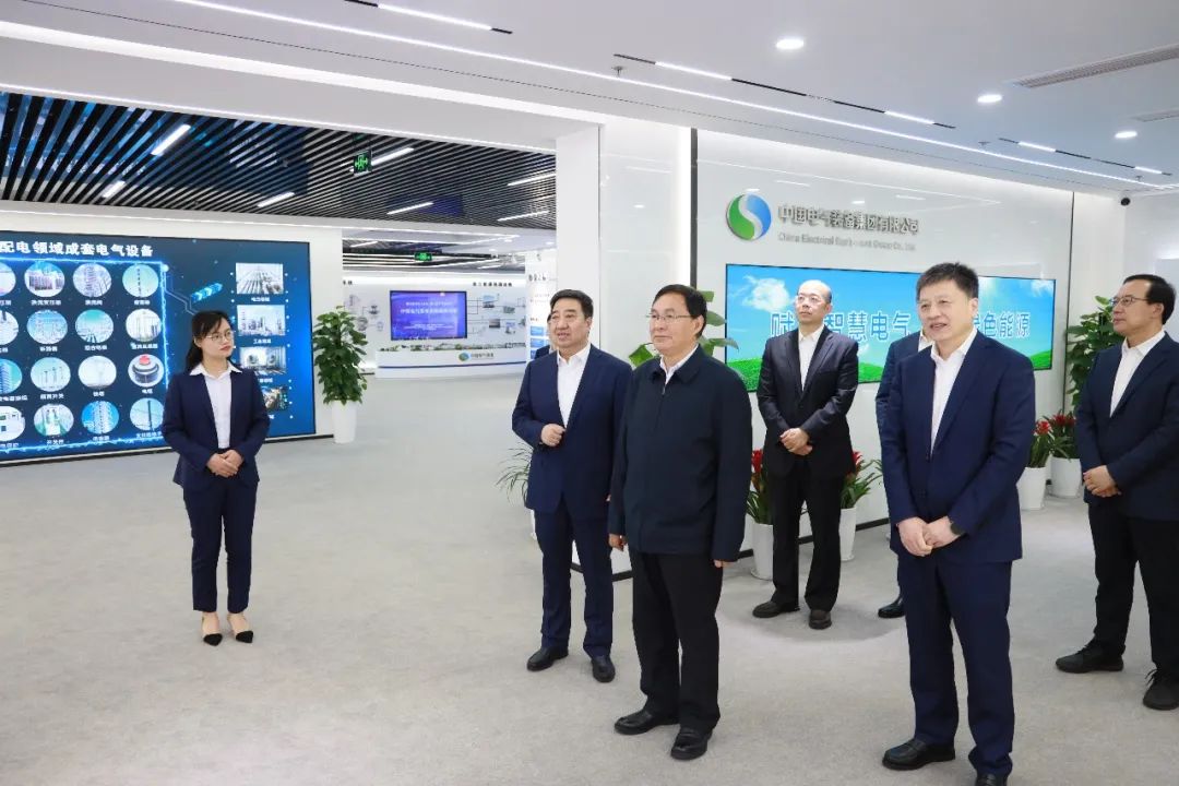 张玉卓到驻沪中央企业调.jpg
