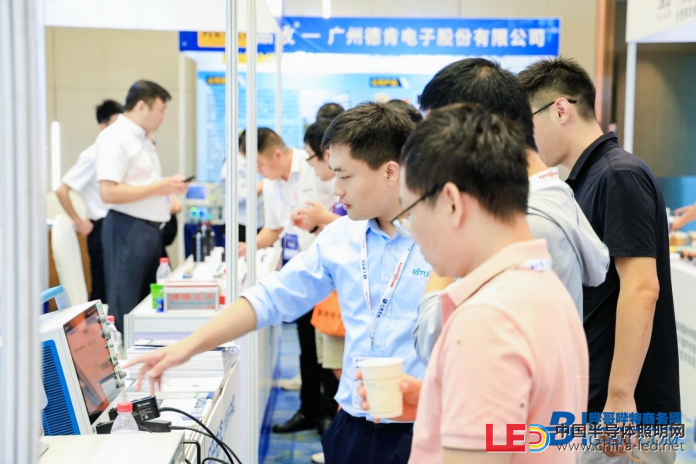 上海新能源智能汽车技术研讨会顺利举办! 上海新能源智能汽车技术研讨会顺利举办!