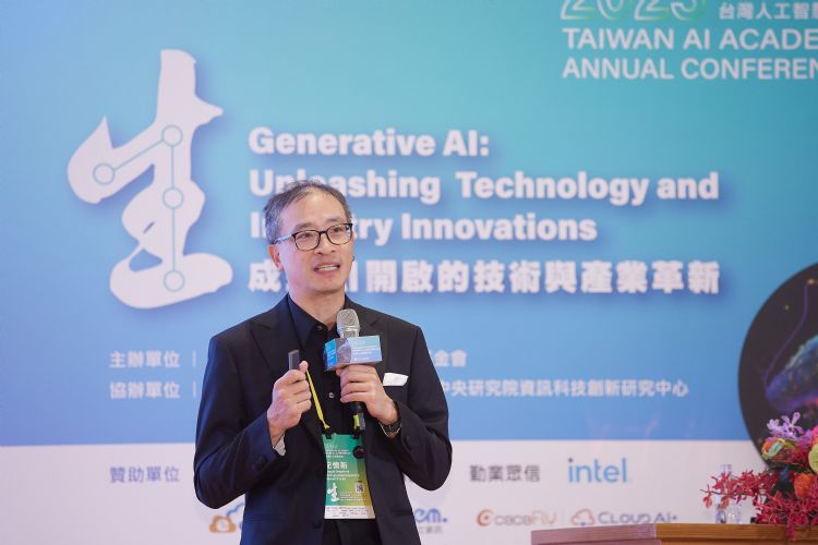Google杰出科学家纪怀新15日出席台湾人工智能学校年会。李建梁摄(数据照) Google杰出科学家纪怀新15日出席台湾人工智能学校年会。李建梁摄(数据照)