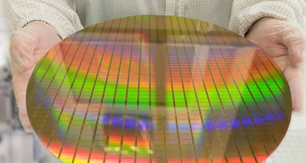 日月光FOCoS-Bridge锁定AI芯片 对标台积电CoWoS