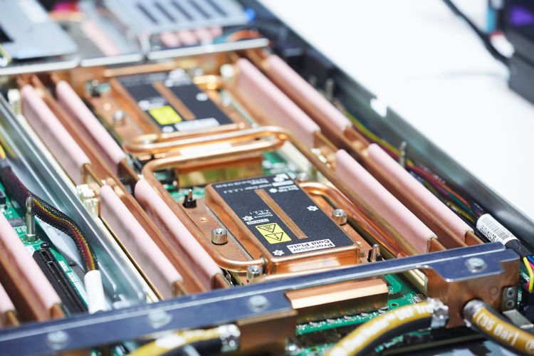 AI「热」度攀高 降低系统散热负担，供应链矛头指向芯片