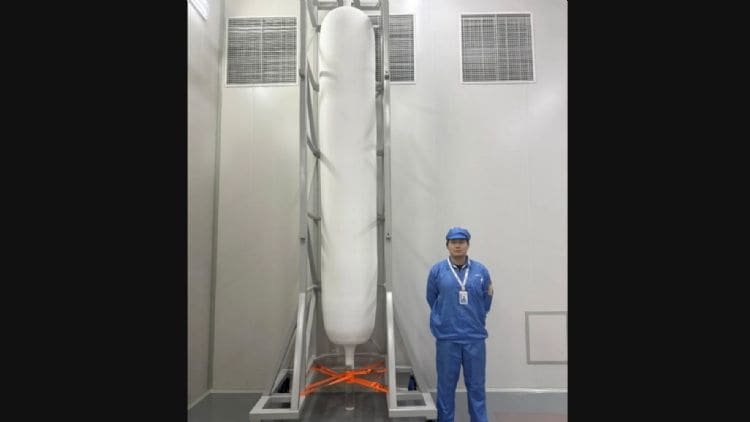 武汉烽火锐拓科技推出全球最大规格光纤预制棒