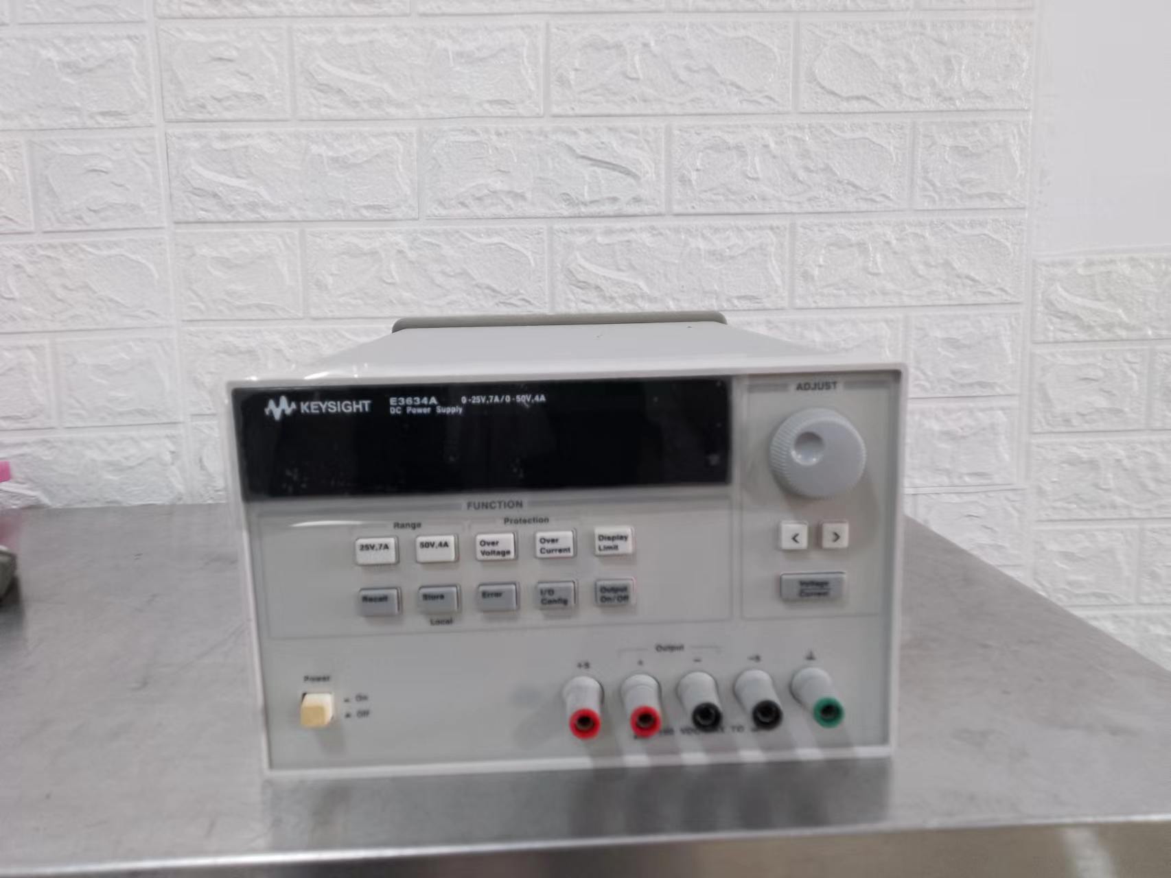 E3631A KEYSIGHT E3631A 实验室用三路输出电源