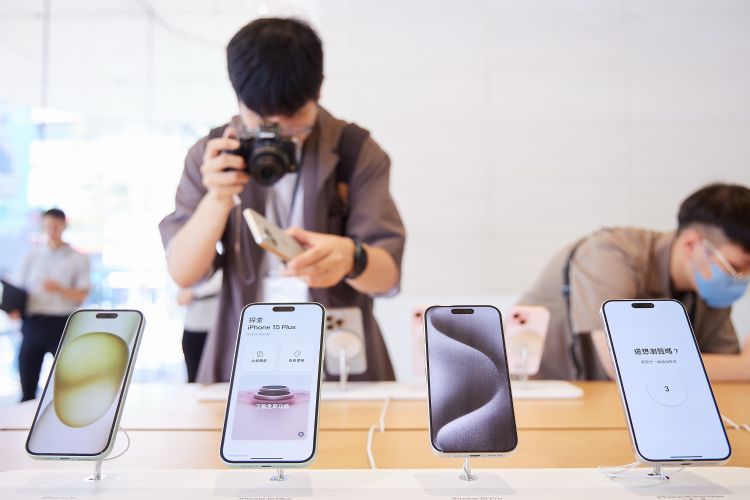 苹果发表iOS 17.0.3软件更新，以解决iPhone 15 Pro过热问题。李建梁摄（数据照）