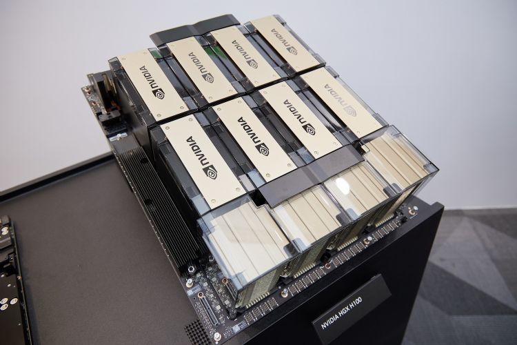 业界传微软调节2024年NVIDIA H100订单量，供应链认为是好事一桩。李建梁摄（数据照）