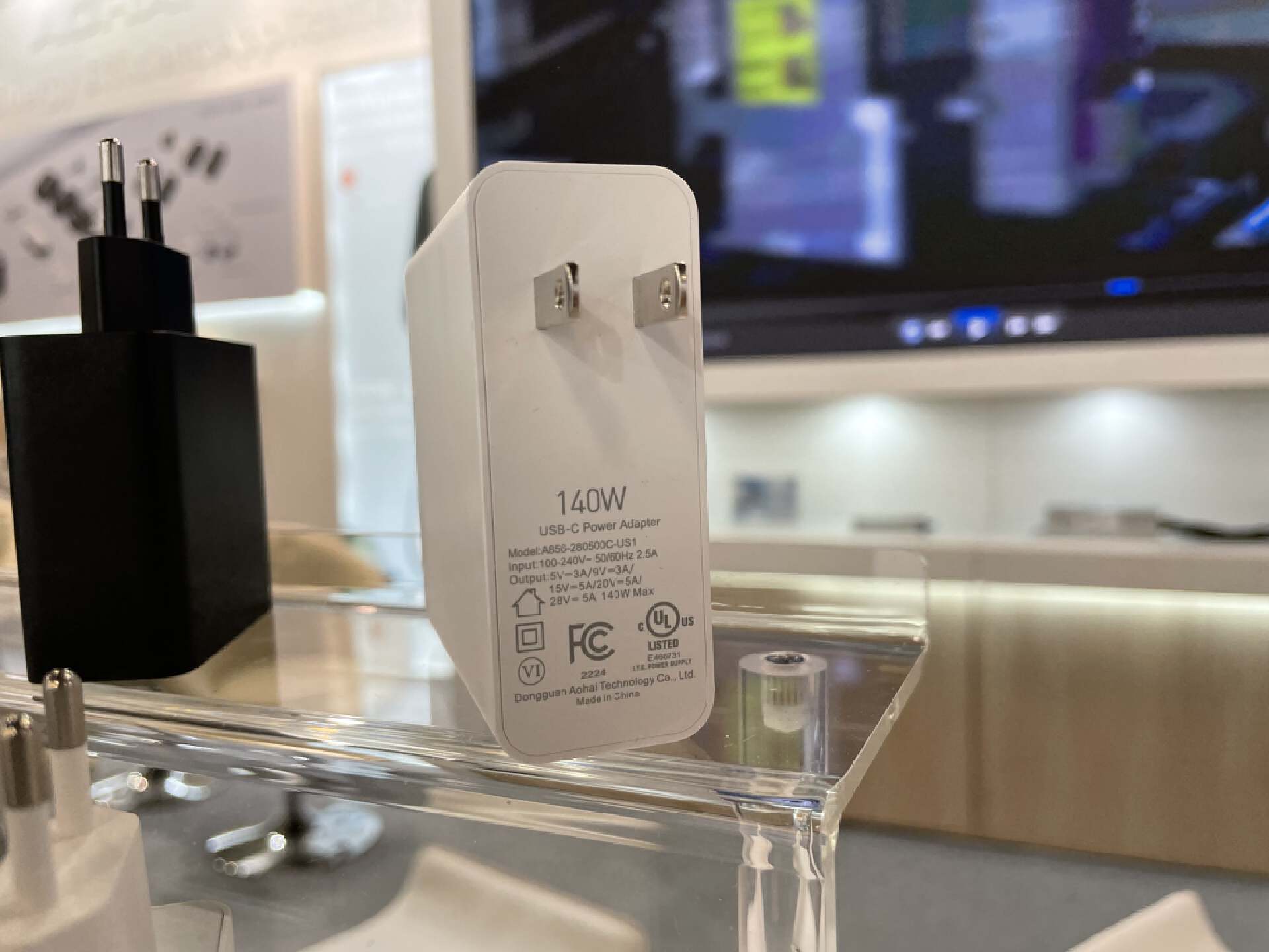 支持PD3.1 140W超大充电功率，奥海推出全新充电器A856-280500C-US1