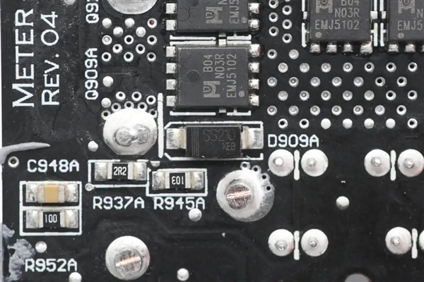 感受下电源中的劳斯莱斯：华硕ROG 1600W钛金牌雷神2代拆解