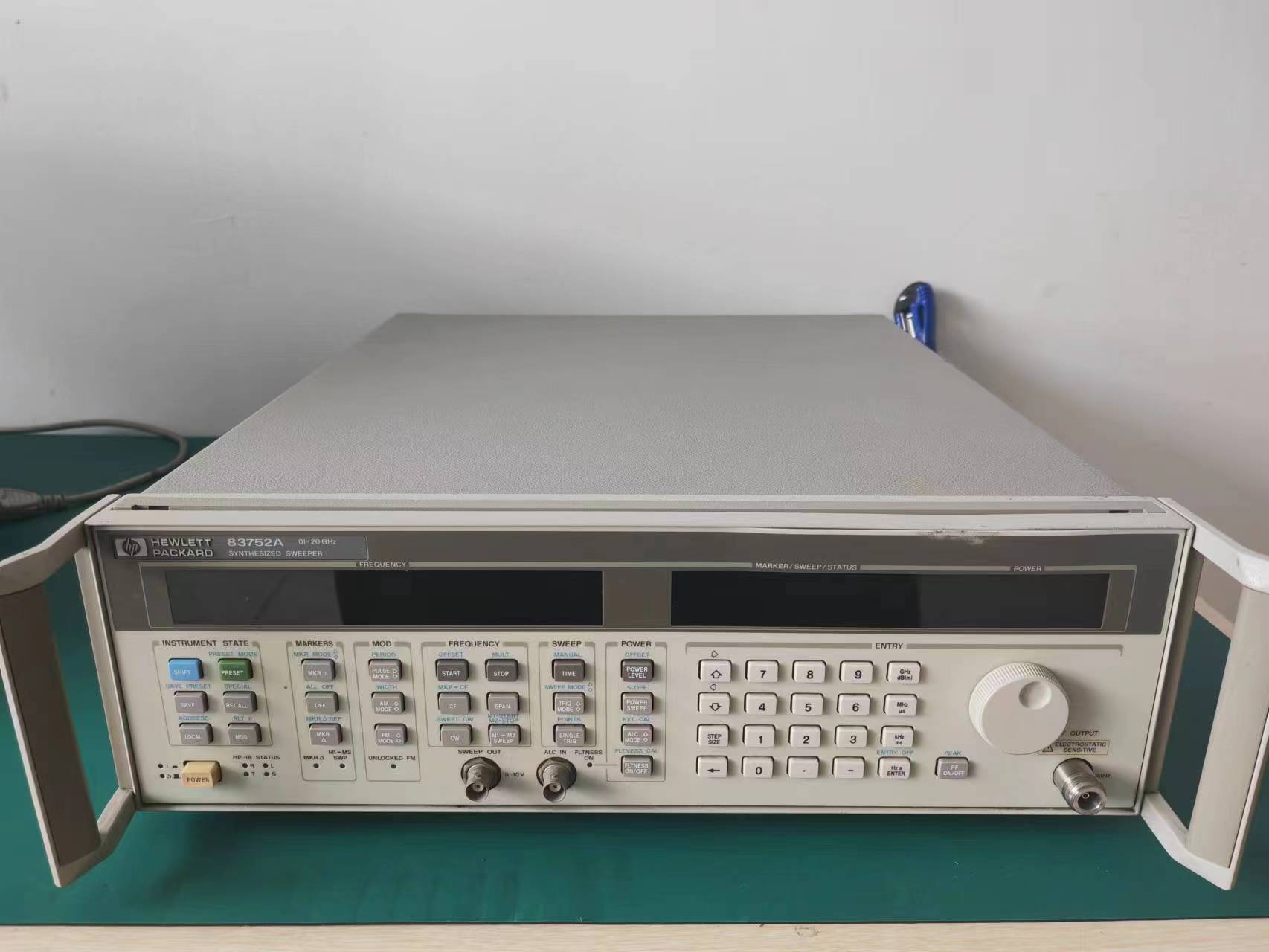 美国惠普HP83752A 20G高频信号发生器