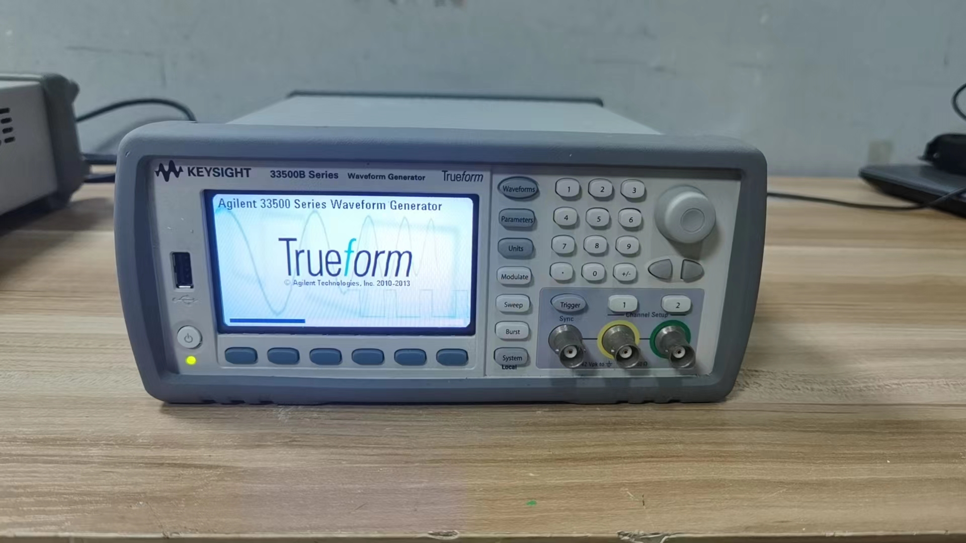 33522B 波形发生器