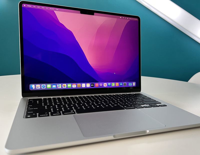 幸运用户提前 1 天收到苹果 M2 芯片版 MacBook Air