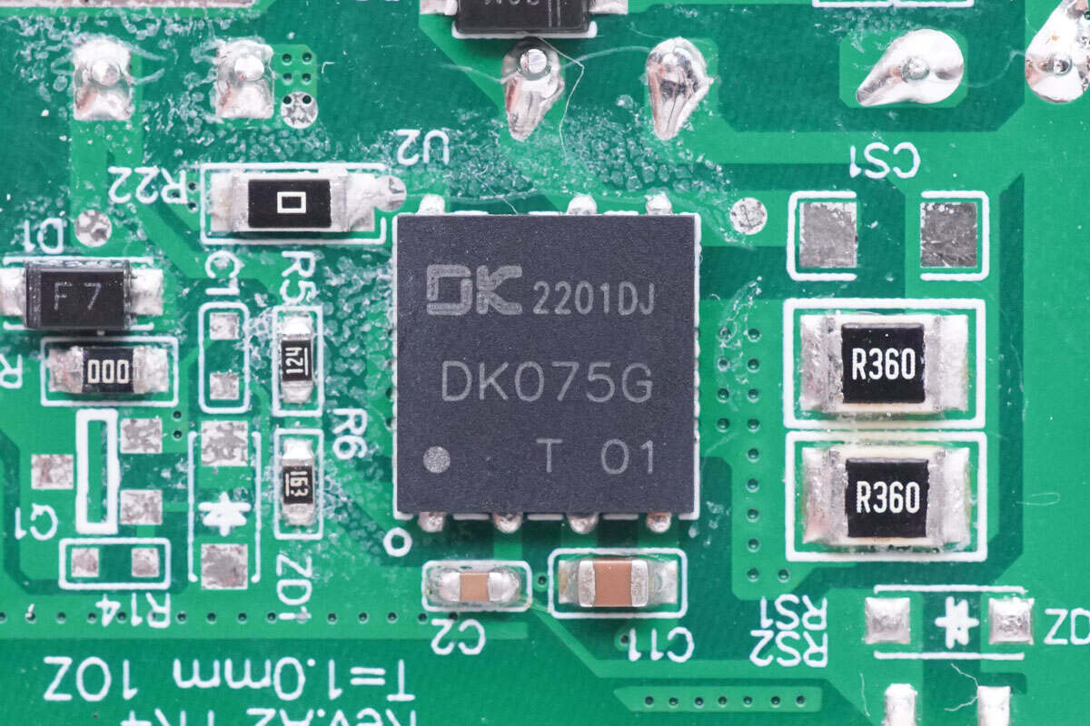 东科半导体DK075G被创富源70W充电器采用-充电头网