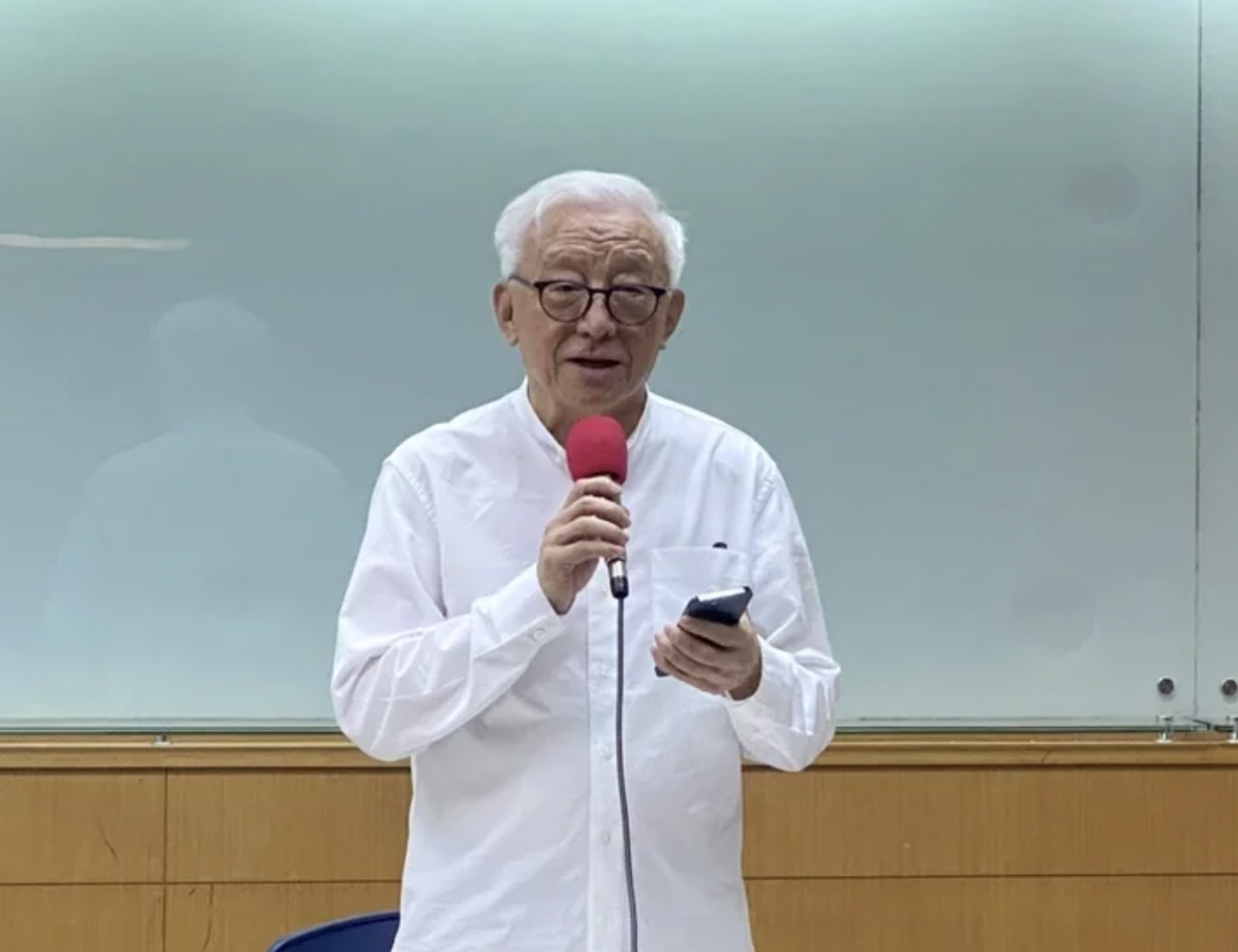 曹兴诚回应：联电撤销“荣誉董事长”头衔合理，与联电没有任何关系和牵连