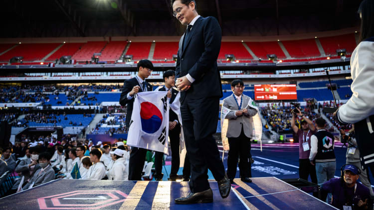 三星会长赴美支持韩美关税协商，Tesla大单或成重要筹码