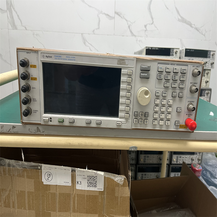 安捷伦E4438C矢量信号发生器