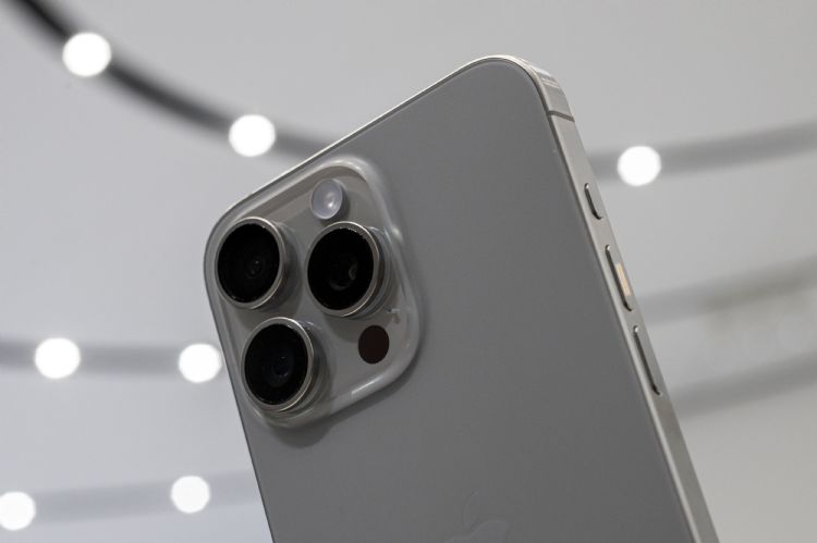 随着苹果最新款iPhone 15系列手机开始接受预订,部分地区某些机型交货时间已由原订9月22日,延后至11月中。彭博 随着苹果最新款iPhone 15系列手机开始接受预订,部分地区某些机型交货时间已由原订9月22日,延后至11月中。彭博